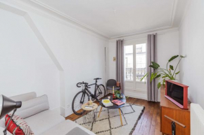 BRIGHT 35 m for 2 with Balcony in PARIS